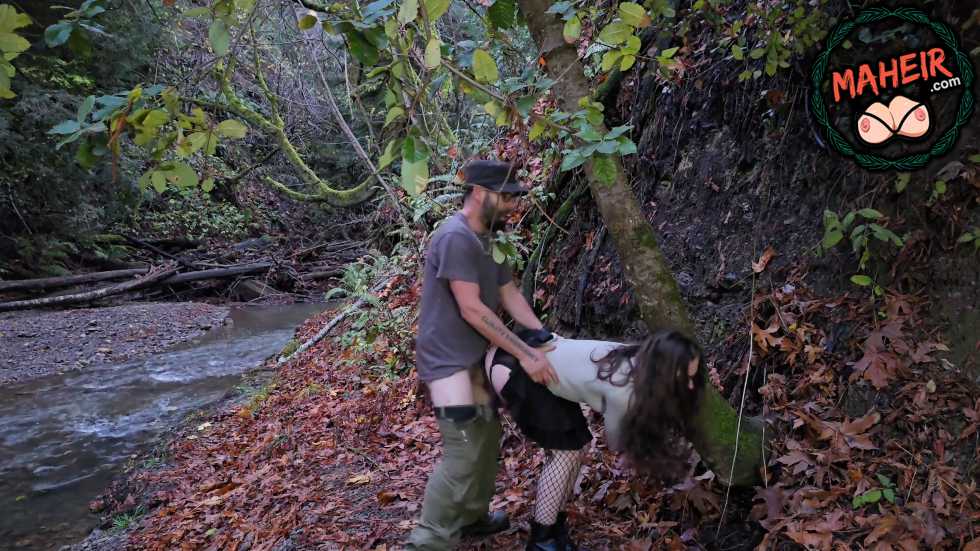 Qizlarni yalatgan jinsiy aloqa video Qizni jinsiy aloqa qilish uchun ormonga olib ketishgan.